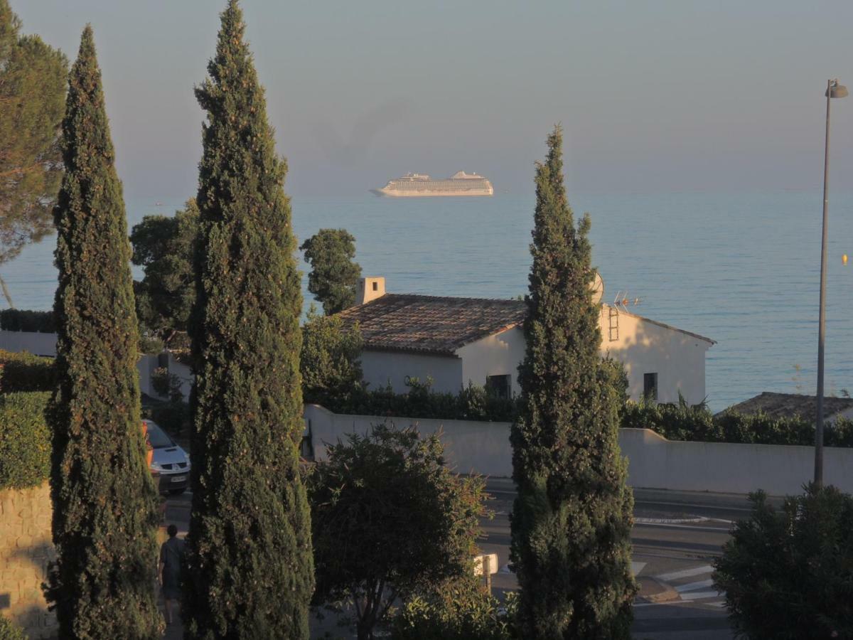 Les Calanques Apartment Ле Исамбр Екстериор снимка